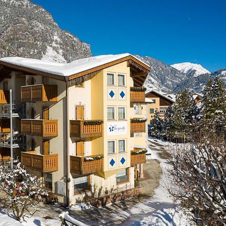 Hotel Genzianella Ziano di Fiemme Buitenkant foto