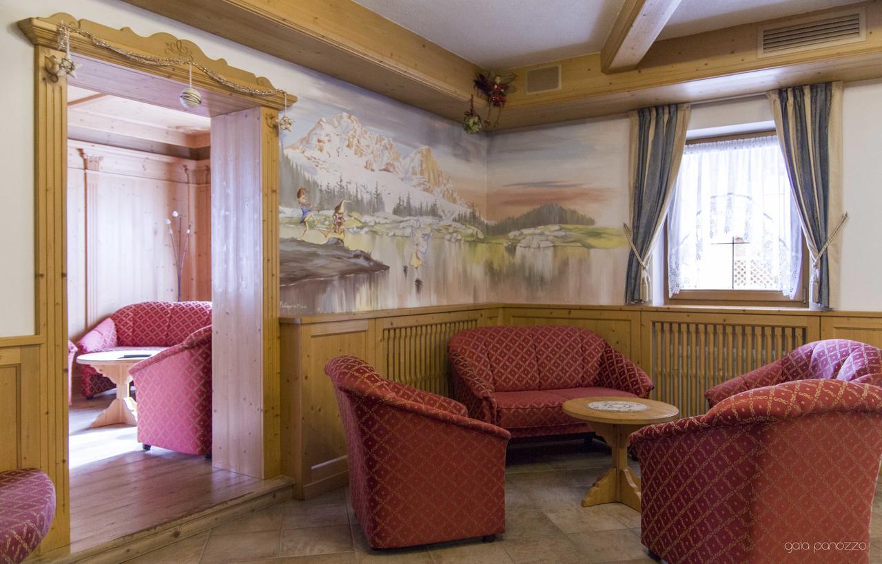Hotel Genzianella Ziano di Fiemme Buitenkant foto