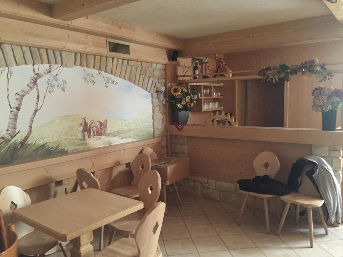 Hotel Genzianella Ziano di Fiemme Buitenkant foto