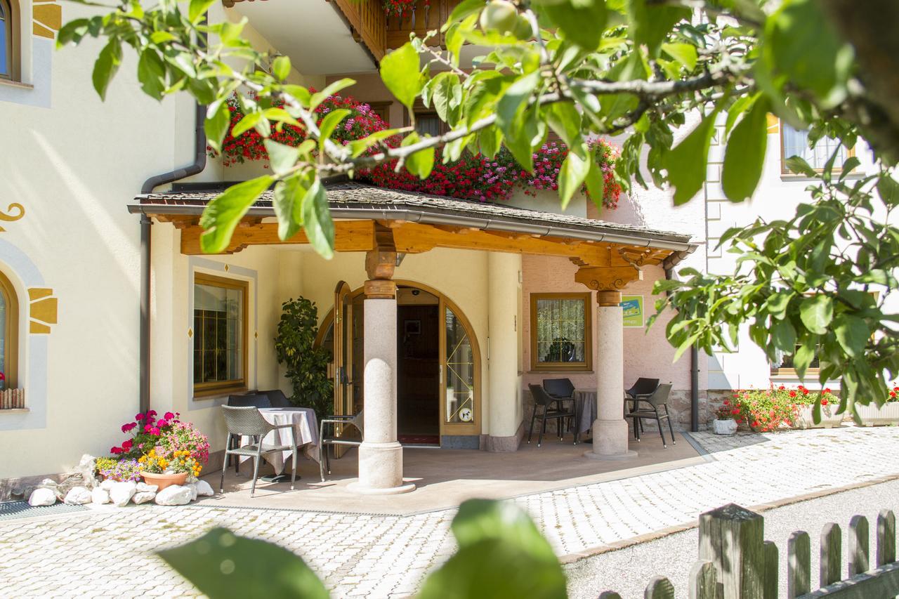 Hotel Genzianella Ziano di Fiemme Buitenkant foto