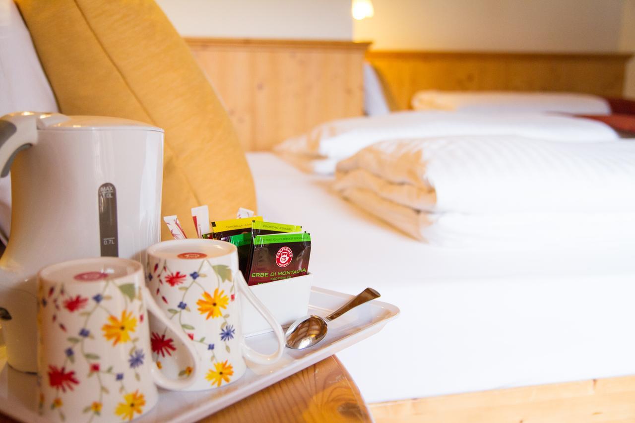 Hotel Genzianella Ziano di Fiemme Buitenkant foto