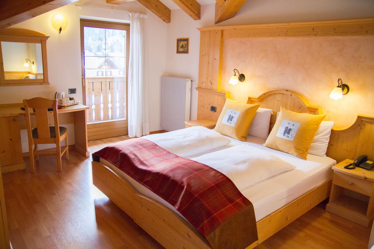 Hotel Genzianella Ziano di Fiemme Buitenkant foto