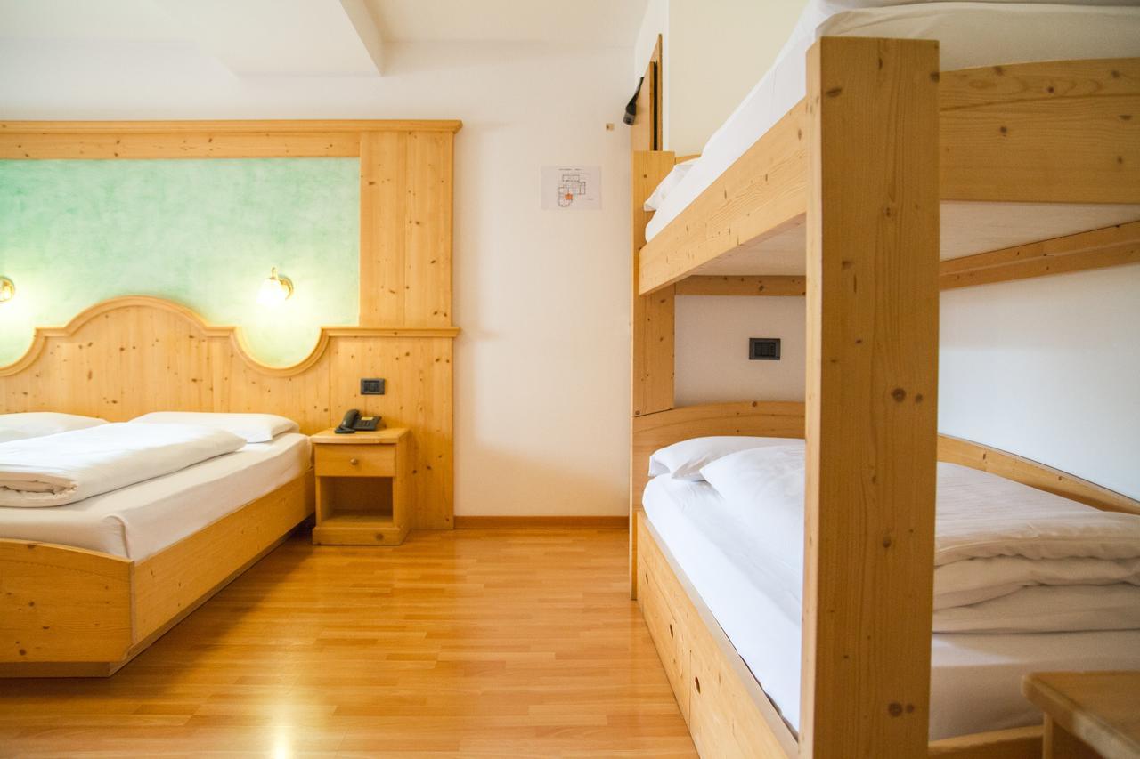 Hotel Genzianella Ziano di Fiemme Buitenkant foto