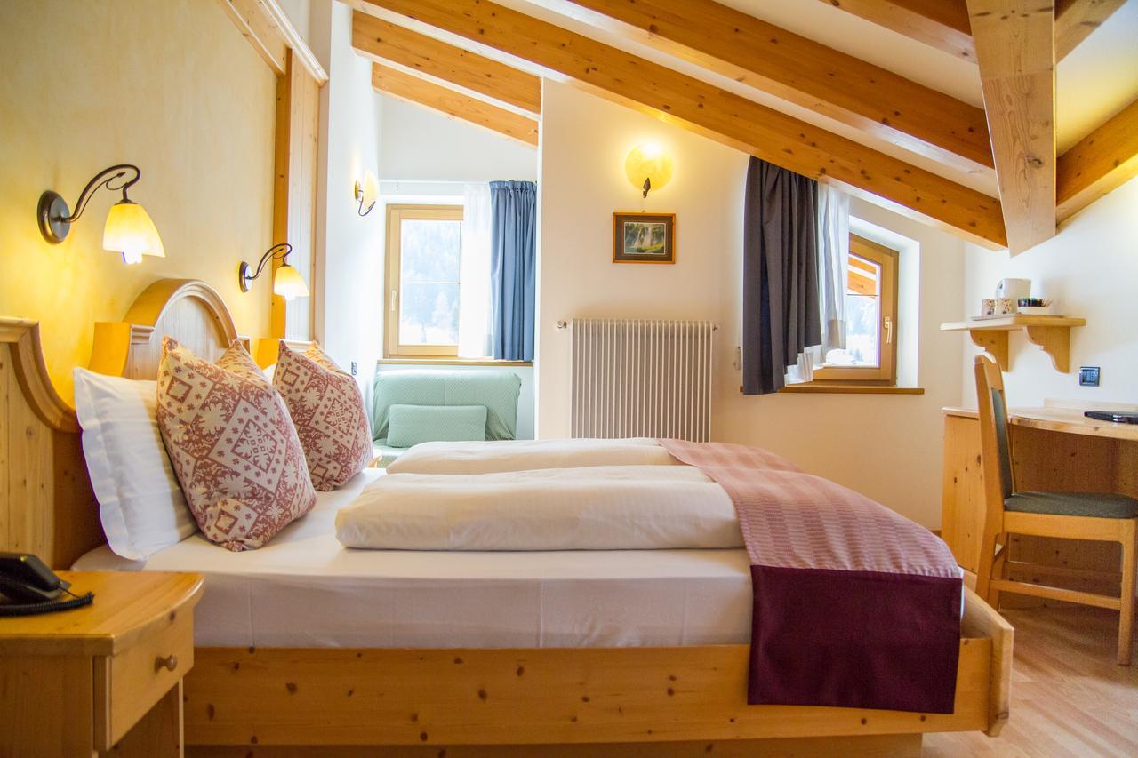 Hotel Genzianella Ziano di Fiemme Buitenkant foto