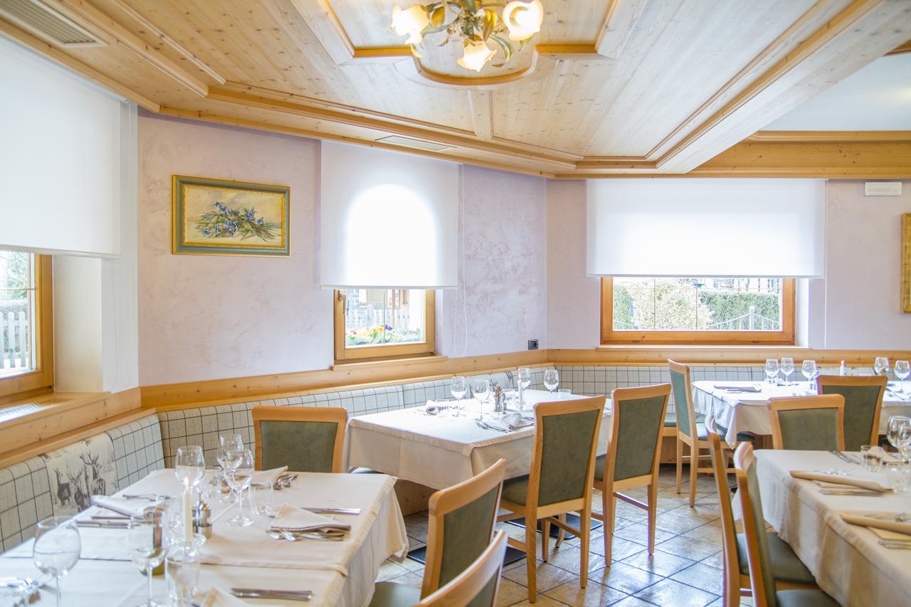 Hotel Genzianella Ziano di Fiemme Buitenkant foto